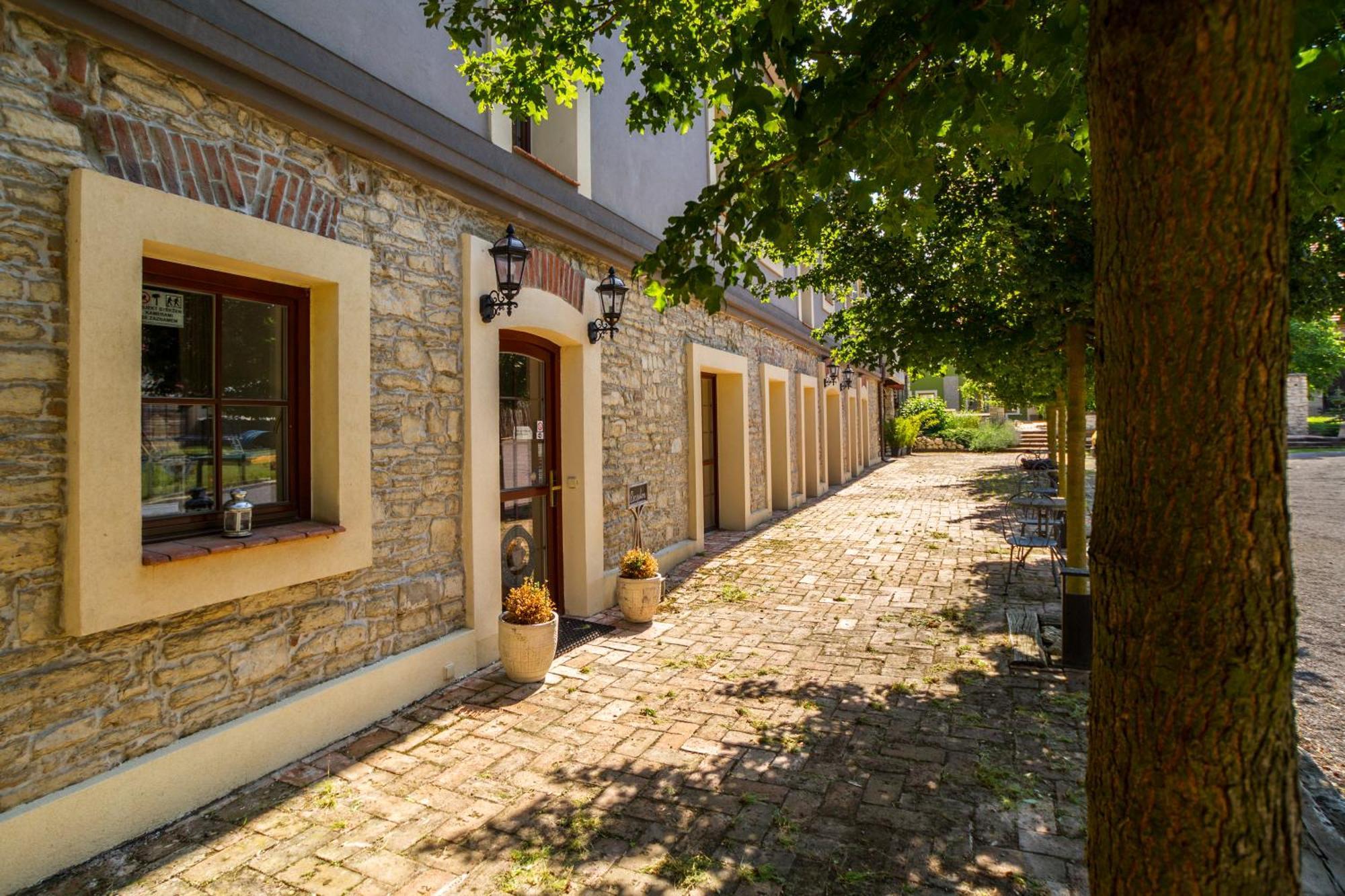 Chateau Nightingales Hostoun Εξωτερικό φωτογραφία